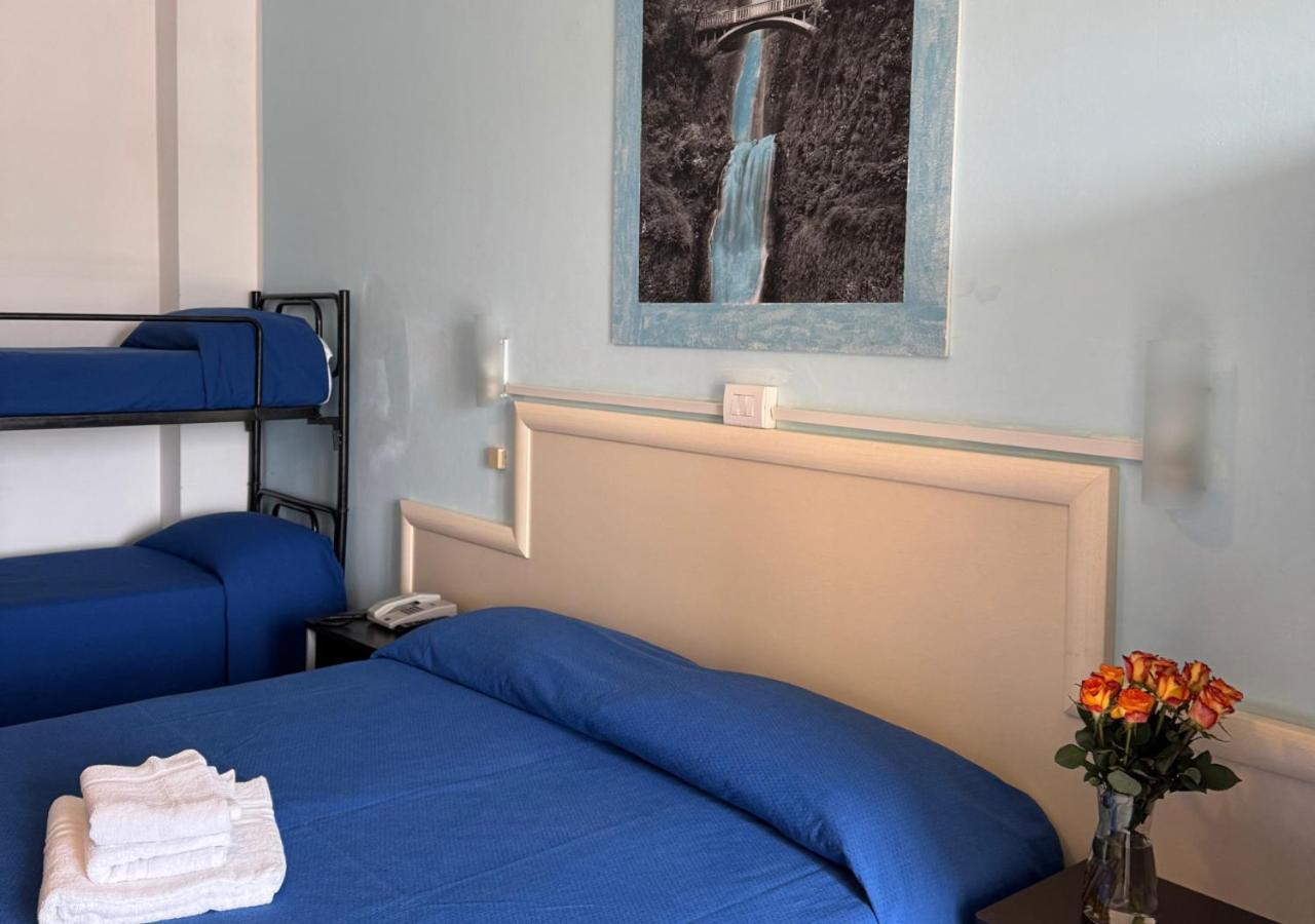 Hotel Riviera Nuova Gestione カットーリカ エクステリア 写真