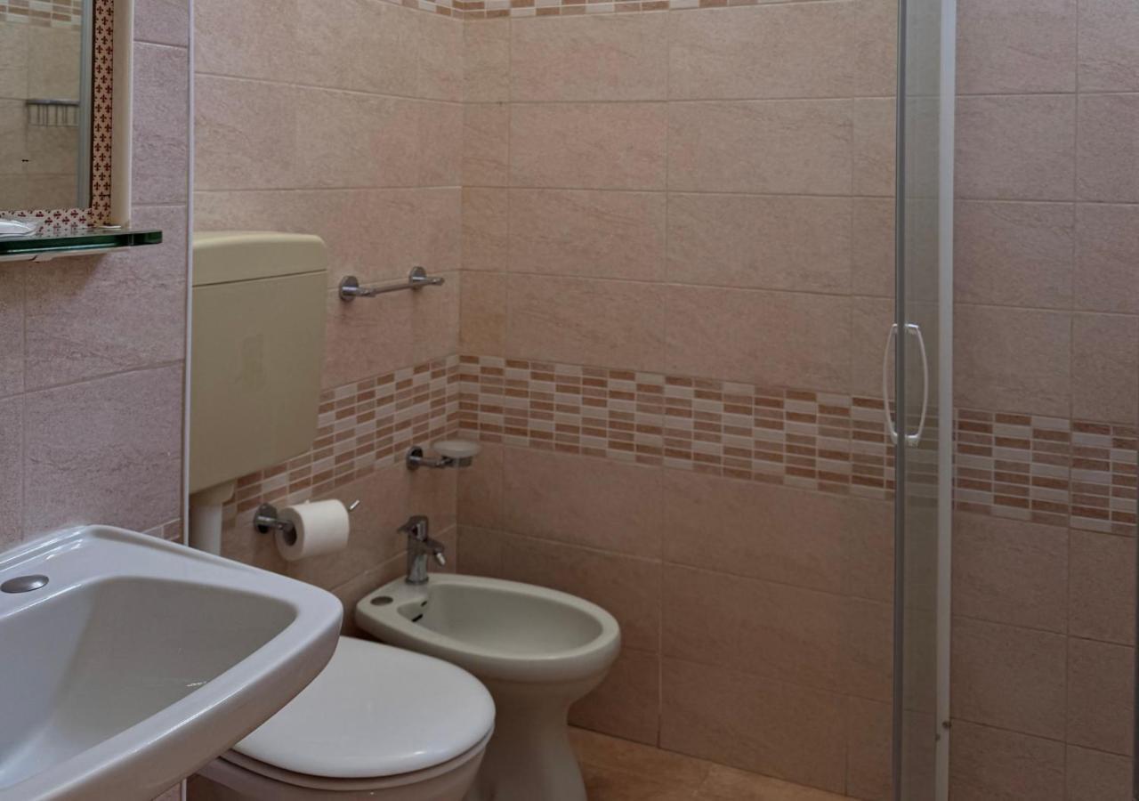 Hotel Riviera Nuova Gestione カットーリカ エクステリア 写真