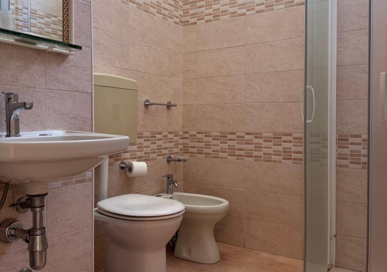 Hotel Riviera Nuova Gestione カットーリカ エクステリア 写真